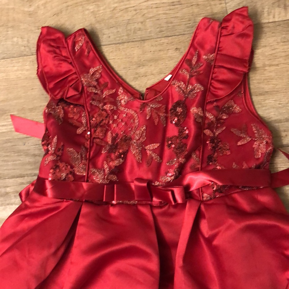 Brand new stylish formal dress for a little girl size 160